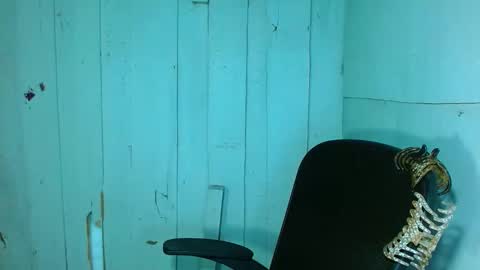 Snapshot of louie_sexy chatting on 19, 5, 2026 Cathy online show from 19, 5, 2026