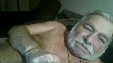 louis_chokdee online show from 5, 1, 2025