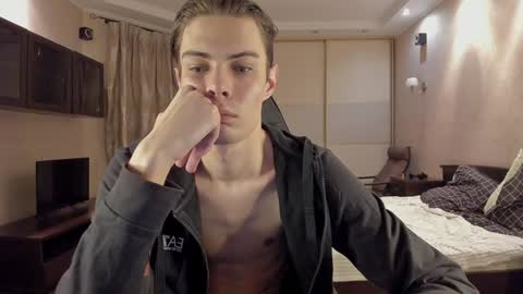 Snapshot of louis_preston chatting on 4, 2, 2025 Mark online show from 4, 2, 2025