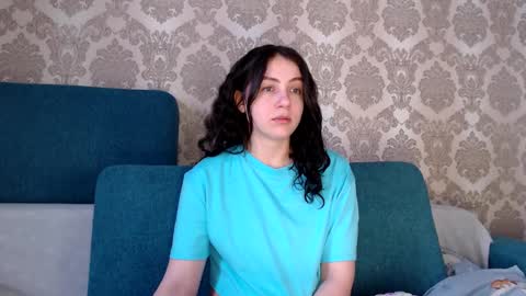 Snapshot of louise_phlox chatting on 5, 3, 2025 Louise online show from 5, 3, 2025