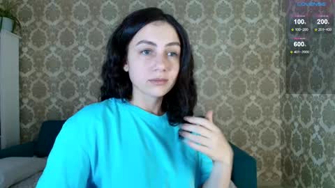 Snapshot of louise_phlox chatting on 8, 10, 2025 Louise online show from 8, 10, 2025