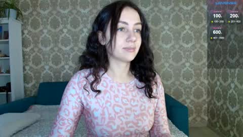 Snapshot of louise_phlox chatting on 9, 10, 2025 Louise online show from 9, 10, 2025