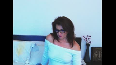 louisebella online show from 25, 5, 2026