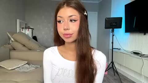 Snapshot of louiswawrzyniak chatting on 5, 7, 2026 Flora online show from 5, 7, 2026
