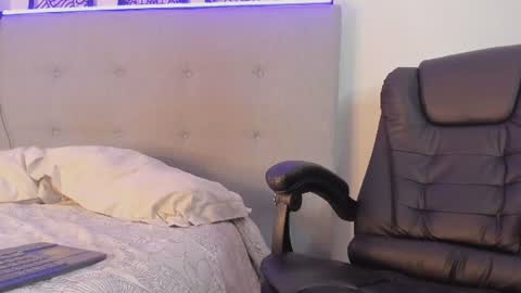 Snapshot of lourreinstounn chatting on 27, 7, 2026 Lourrein Stoun Independiente online show from 27, 7, 2026