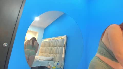 Snapshot of love_melany0 chatting on 7, 5, 2026 Melany online show from 7, 5, 2026