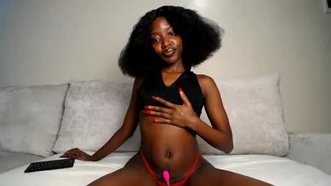 Snapshot of love_miah chatting on 7, 8, 2026 Miah online show from 7, 8, 2026