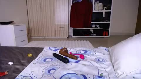 Snapshot of love_niahh chatting on 27, 11, 2025 niahh online show from 27, 11, 2025