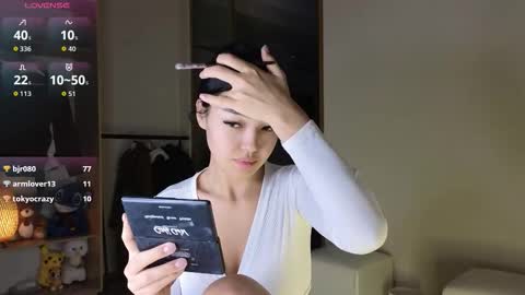Snapshot of love_peace_here chatting on 18, 10, 2025 hi its me online show from 18, 10, 2025