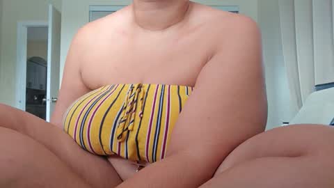 Snapshot of love_raquel_xo chatting on 11, 10, 2025 Raquel Love online show from 11, 10, 2025