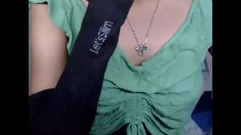 Snapshot of love_riva chatting on 25, 10, 2025 Riva online show from 25, 10, 2025