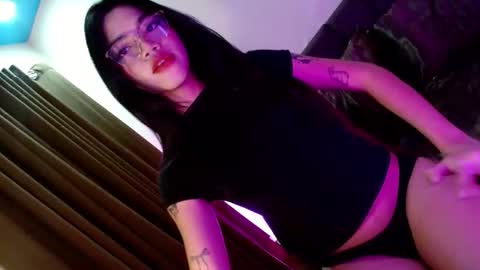 Snapshot of love_seren chatting on 24, 10, 2025 Seren online show from 24, 10, 2025