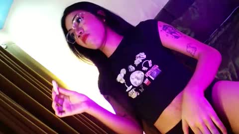 Snapshot of love_seren chatting on 25, 10, 2025 Seren online show from 25, 10, 2025