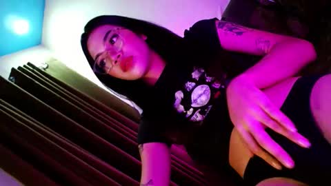 Snapshot of love_seren chatting on 27, 10, 2025 Seren online show from 27, 10, 2025