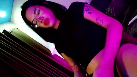 Snapshot of love_seren chatting on 30, 10, 2025 Seren online show from 30, 10, 2025