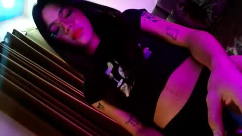 Snapshot of love_seren chatting on 3, 11, 2025 Seren online show from 3, 11, 2025