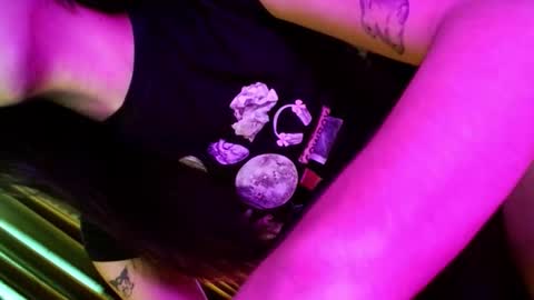 Snapshot of love_seren chatting on 7, 11, 2025 Seren online show from 7, 11, 2025