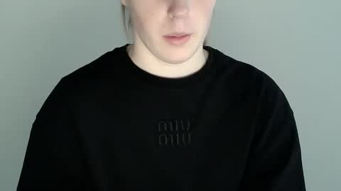 Vivian online show from 11, 11, 2025