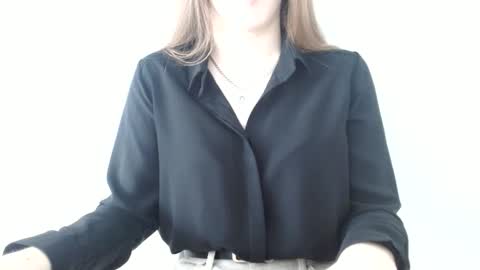 Snapshot of love_vivian chatting on 9, 6, 2026 Vivian online show from 9, 6, 2026