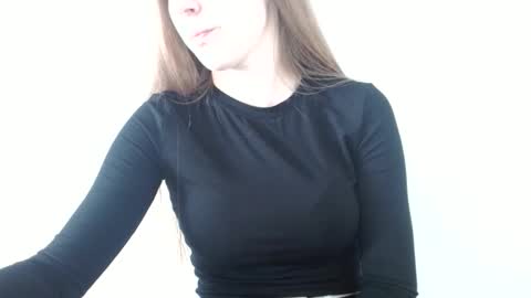 Snapshot of love_vivian chatting on 11, 6, 2026 Vivian online show from 11, 6, 2026