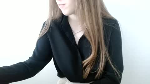 Snapshot of love_vivian chatting on 16, 6, 2026 Vivian online show from 16, 6, 2026