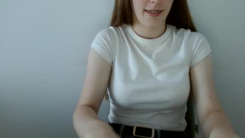 Snapshot of love_vivian chatting on 24, 6, 2026 Vivian online show from 24, 6, 2026