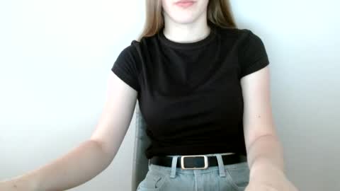 Snapshot of love_vivian chatting on 29, 6, 2026 Vivian online show from 29, 6, 2026