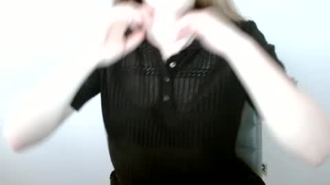 Snapshot of love_vivian chatting on 1, 7, 2026 Vivian online show from 1, 7, 2026