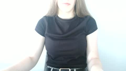 Snapshot of love_vivian chatting on 6, 7, 2026 Vivian online show from 6, 7, 2026