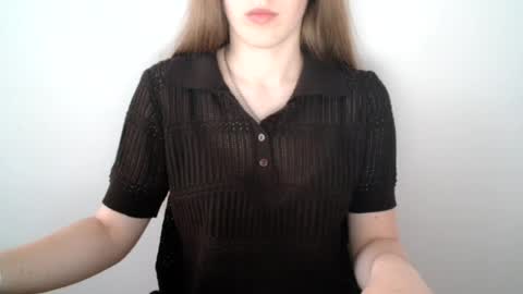 Snapshot of love_vivian chatting on 17, 7, 2026 Vivian online show from 17, 7, 2026