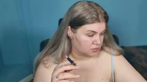 Snapshot of love_wiggy18 chatting on 23, 6, 2026 Ally online show from 23, 6, 2026