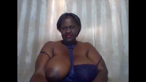 Snapshot of lovebigmelon chatting on 10, 12, 2024 Lynn online show from 10, 12, 2024