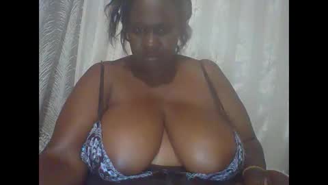 Snapshot of lovebigmelon chatting on 28, 2, 2025 Lynn online show from 28, 2, 2025