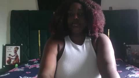 Snapshot of lovecumsluttie chatting on 6, 11, 2025 mila online show from 6, 11, 2025