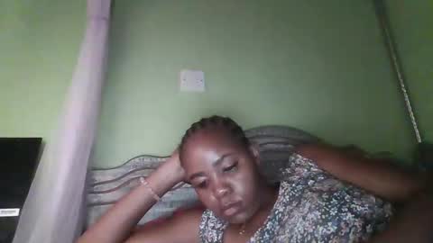 Snapshot of lovegal335 chatting on 15, 12, 2025 lovegal335 online show from 15, 12, 2025