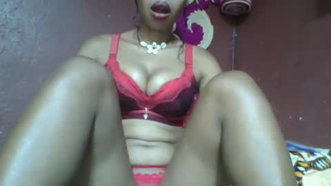Snapshot of loveinlife750427 chatting on 1, 2, 2025 loveinlife750427 online show from 1, 2, 2025