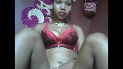 Snapshot of loveinlife750427 chatting on 3, 2, 2025 loveinlife750427 online show from 3, 2, 2025