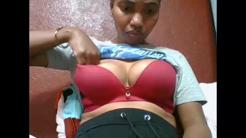 Snapshot of loveinlife750427 chatting on 19, 9, 2025 loveinlife750427 online show from 19, 9, 2025
