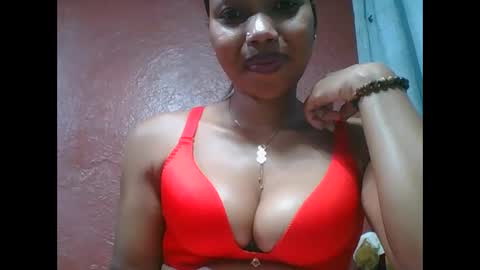 Snapshot of loveinlife750427 chatting on 4, 10, 2025 loveinlife750427 online show from 4, 10, 2025