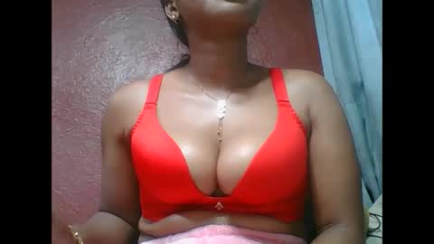 Snapshot of loveinlife750427 chatting on 4, 10, 2025 loveinlife750427 online show from 4, 10, 2025