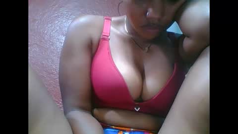 Snapshot of loveinlife750427 chatting on 9, 10, 2025 loveinlife750427 online show from 9, 10, 2025