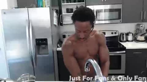 Snapshot of loveleexd21 chatting on 5, 4, 2026 loveleexd21 online show from 5, 4, 2026