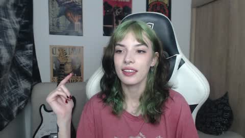 Snapshot of lovely_cass chatting on 4, 1, 2025 Cassie online show from 4, 1, 2025