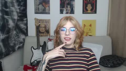 Snapshot of lovely_cass chatting on 1, 3, 2025 Cassie online show from 1, 3, 2025
