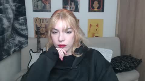 Snapshot of lovely_cass chatting on 6, 3, 2025 Cassie online show from 6, 3, 2025