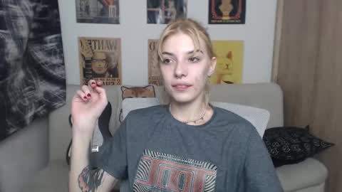 Snapshot of lovely_cass chatting on 9, 3, 2025 Cassie online show from 9, 3, 2025