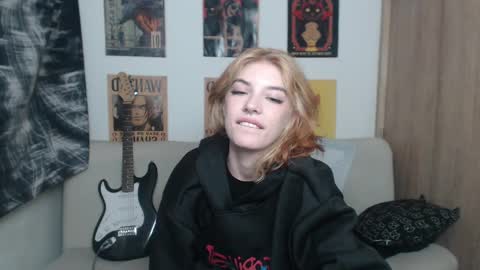 Snapshot of lovely_cass chatting on 10, 3, 2025 Cassie online show from 10, 3, 2025