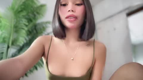 lovely_cittie18 online show from 22, 4, 2026