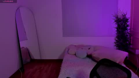 Snapshot of lovely_emma18 chatting on 9, 6, 2026 Emma online show from 9, 6, 2026