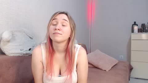 Snapshot of lovely_hayley chatting on 2, 11, 2025 Lovely Hayley online show from 2, 11, 2025